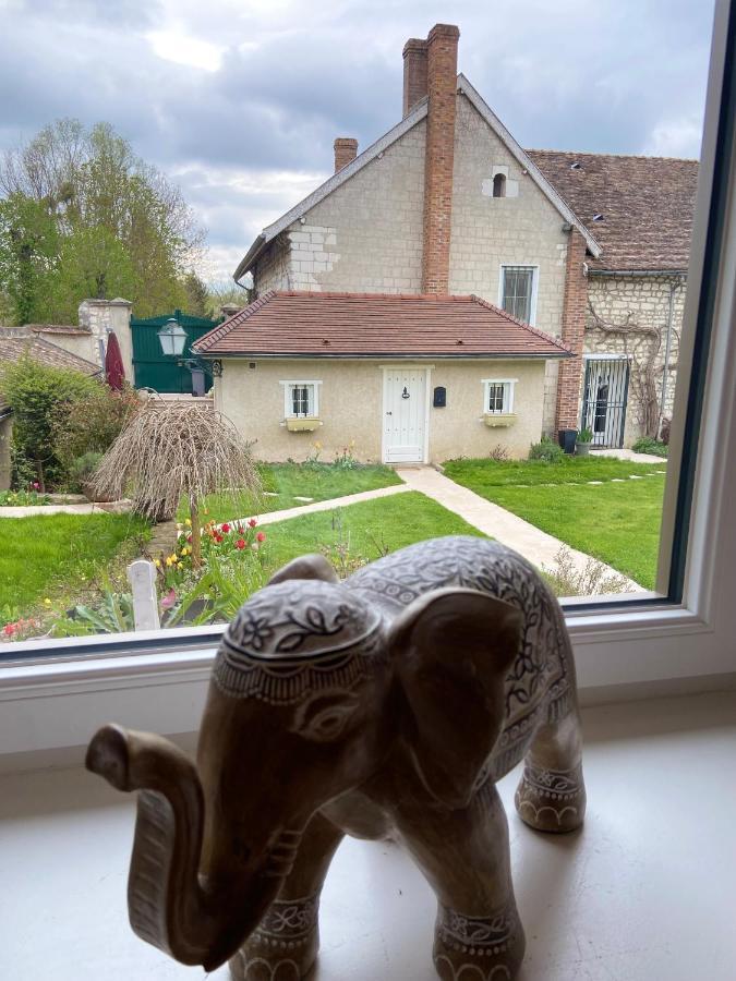 Au Fil De L'O Bed and Breakfast Bisseuil Exteriör bild