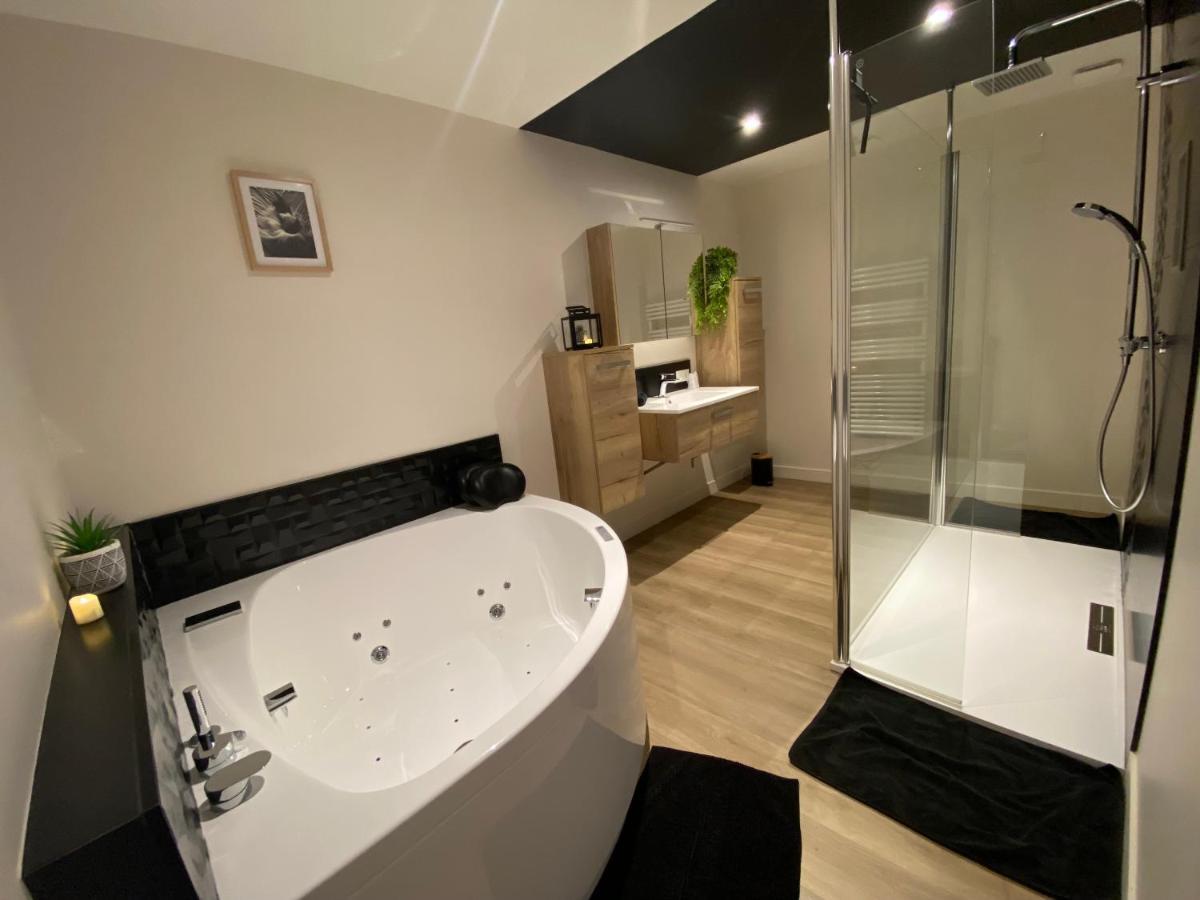 Au Fil De L'O Bed and Breakfast Bisseuil Exteriör bild