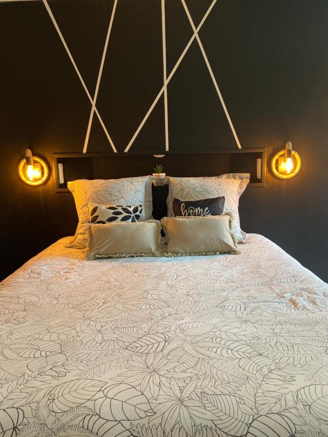 Au Fil De L'O Bed and Breakfast Bisseuil Exteriör bild
