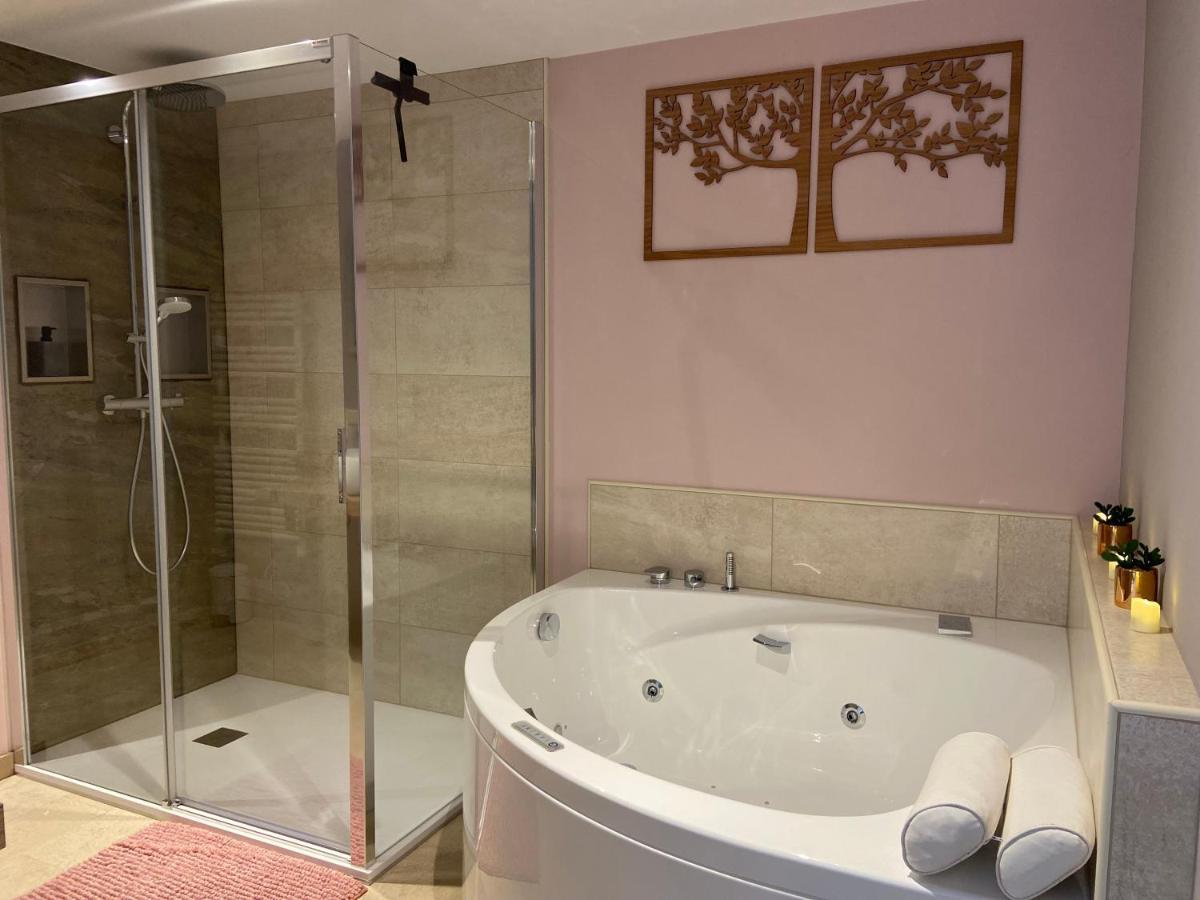 Au Fil De L'O Bed and Breakfast Bisseuil Exteriör bild
